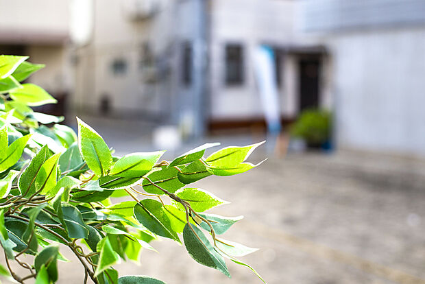 阪急宝塚本線「三国」駅まで徒歩5分!梅田への好アクセスが叶うロケーション◎「新大阪」駅までは車で約7分の距離です。