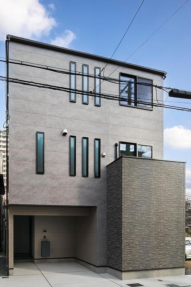 【【外観写真】】幅広い世代が集う「八幡屋公園」まで徒歩9分、「海遊館」まで自転車で11分の立地!休日のお出かけ・遊びの幅が広がります。