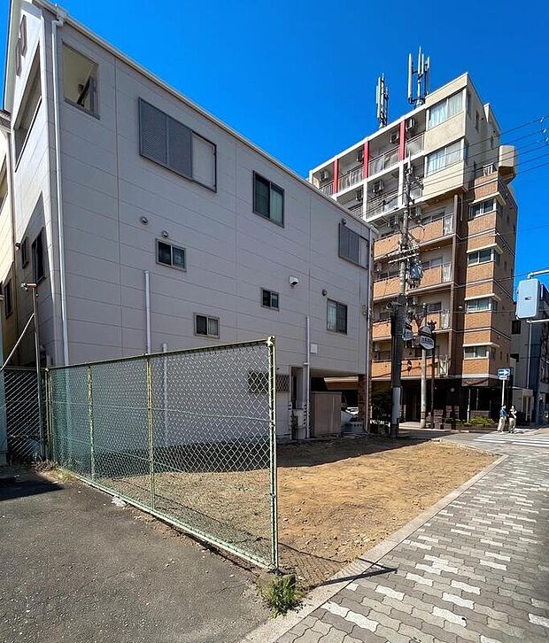 【【現地写真】】大阪メトロ中央線・今里筋線「緑橋」駅まで徒歩7分。開放感溢れる角地に、ご家族の理想の住まいを実現できます。保育園、小学校、買い物施設、公園が徒歩3分圏内と子育て世帯にもおすすめの住環境◎