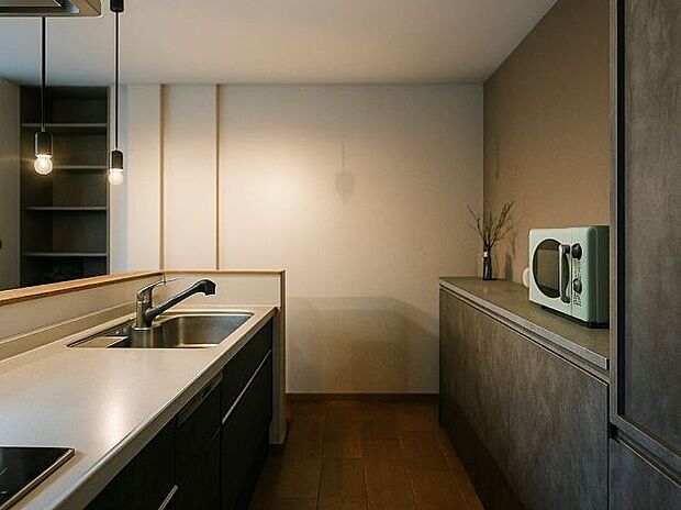 【完成予想図(キッチン)】「シック&ミニマル」デザインの機能的で、居心地の良いキッチン空間!