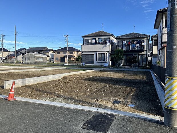 前面道路からNo.5を撮影(2025年11月撮影)