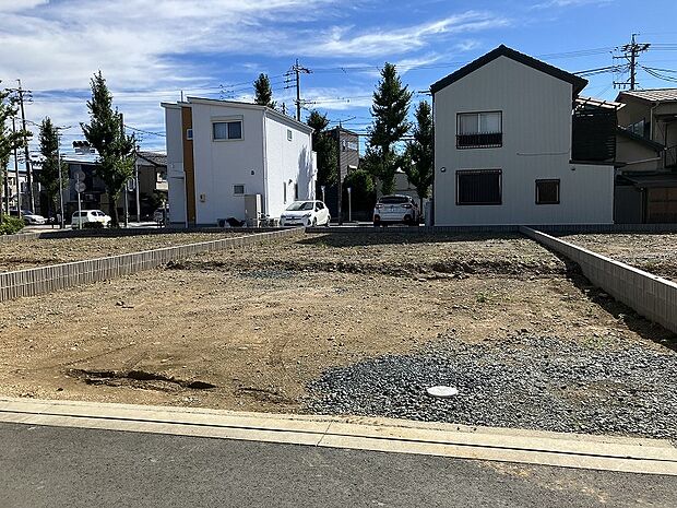 西側道路から　No.2を撮影。（2025年10月撮影）