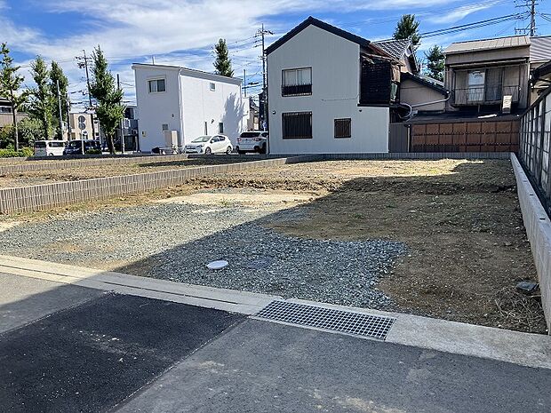 西側道路から　No.3を撮影。（2025年10月撮影）