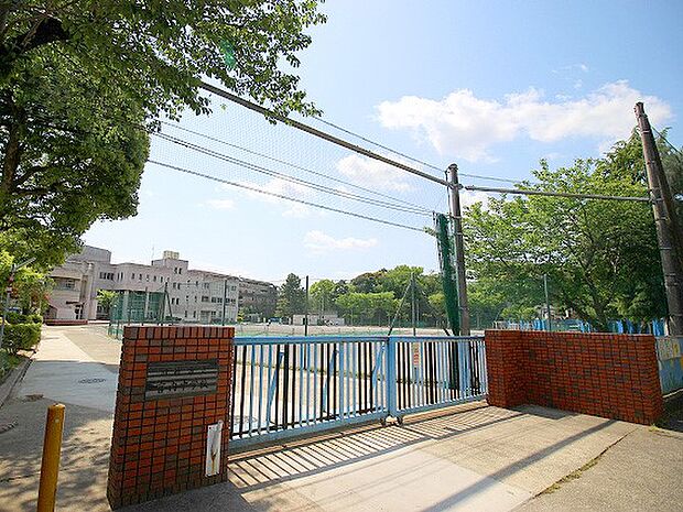 宮内中学校(約1,000m)