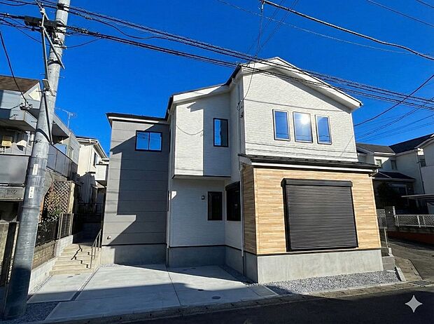 【現地外観写真】毎日のお散歩も快適な緑に恵まれた閑静な住宅地は、伸び伸びスローライフを叶えてくれます。自然豊富な季節の移ろいを身近に感じられる環境です。