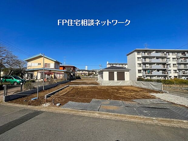 【現地外観写真】毎日のお散歩も快適な緑に恵まれた閑静な住宅地は、伸び伸びスローライフを叶えてくれます。季節の移ろいを身近に感じられる環境で子育てすれば、お子様もきっと素直に成長してくれるはずです！