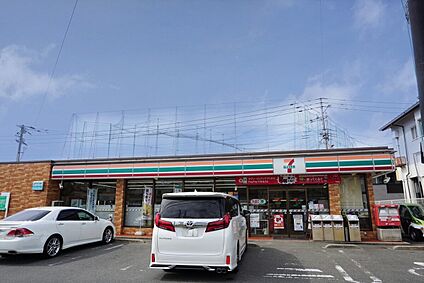 セブンイレブン春日天神山2丁目店 588ｍ(徒歩8分)