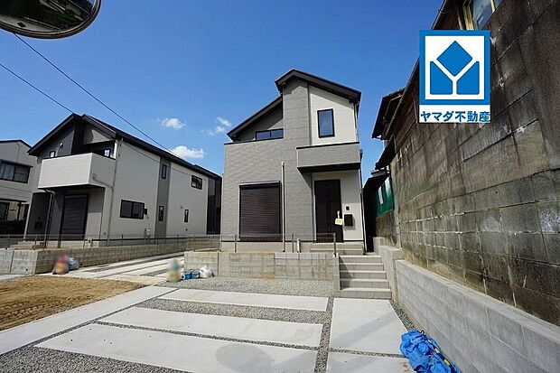 4号棟。3LDK☆(4LDK対応可)
5帖の納戸付き♪家族とのコミュニケーションが取りやすいリビング階段^^カースペース2台分確保^^