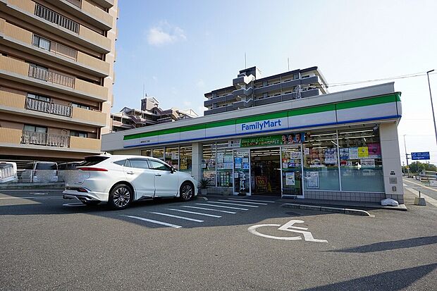 ファミリーマート福岡和白五丁目店(約491m)