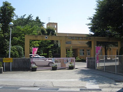 甲斐市立敷島南小学校 現地から780m～800m。(徒歩10分。(最長))