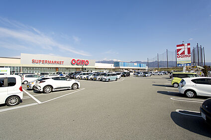 オギノ竜王駅前店 現地から1700m～1720m。(車で9分。(最長))