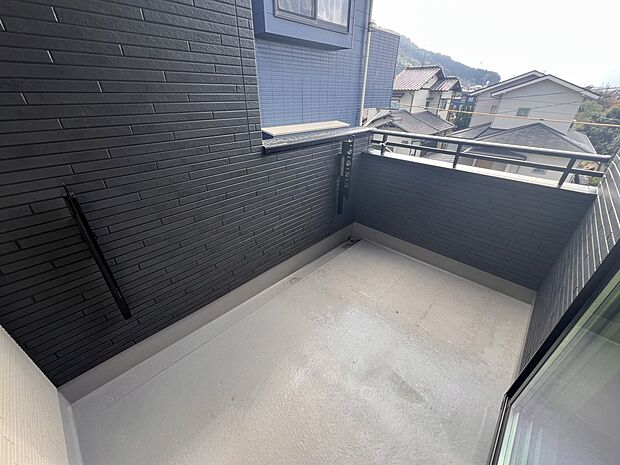 ワイドタイプのバルコニー