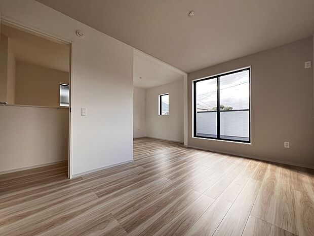 洋室12.7帖　お子さまの成長に合わせて将来2部屋に分けることも可能です(1号棟)