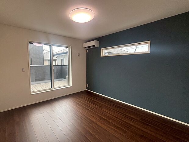 洋室8帖　WIC、バルコニー付きのお部屋です(2号地同仕様)