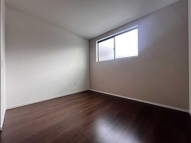 リビング続き間の和室4.5帖　ホッと一息つける癒しの空間です(同仕様)