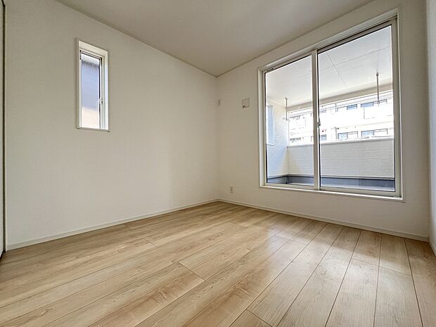 2階には洋室を3部屋ご用意いたします(1号棟同仕様)