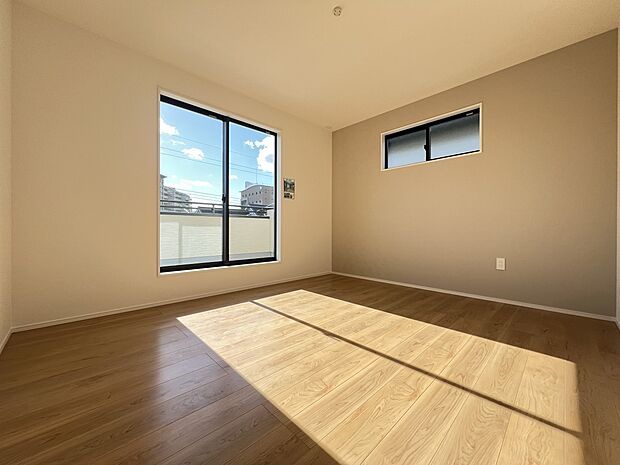 洋室8帖　アクセントクロスがお洒落な空間を演出