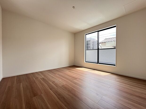 洋室10帖　W.I.C、バルコニー付きの広めのお部屋(同仕様)