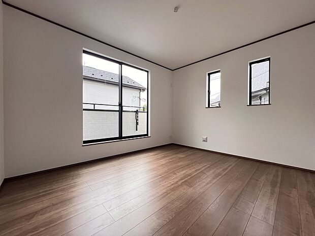 2階には洋室を3部屋ご用意いたします(同仕様)