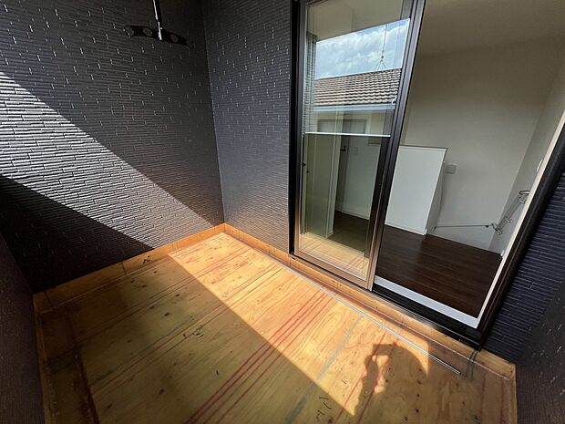 2階ホールから出入り可能なバルコニー（3号棟）