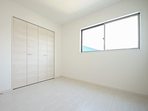 2階には洋室を3部屋ご用意いたします(同仕様)