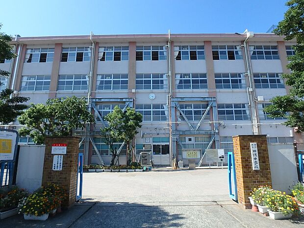 福岡市立田隈中学校（約1,700m・徒歩22分）