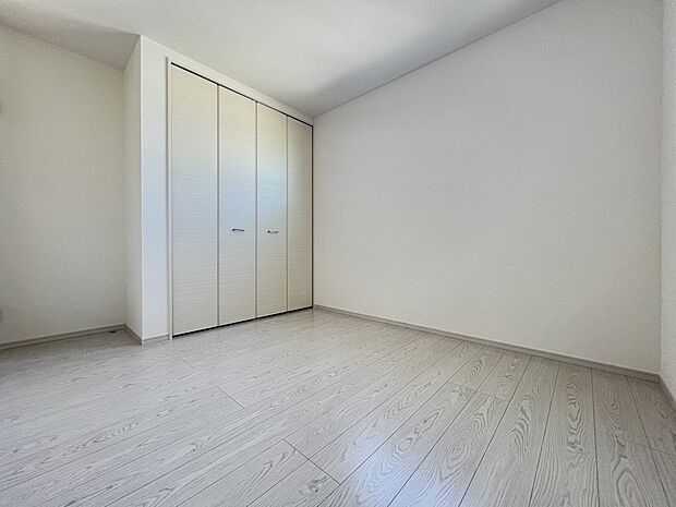 【同仕様写真(その他内観)】洋室6帖 南西向きのお部屋(同仕様)