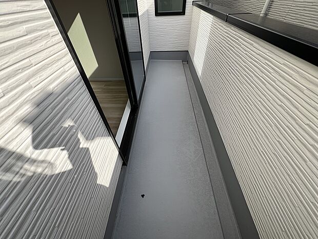 【バルコニー】南向きの陽当たり良好なバルコニー