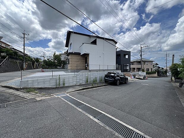 【前面道路含む現地写真】接道：東側7.5m公道