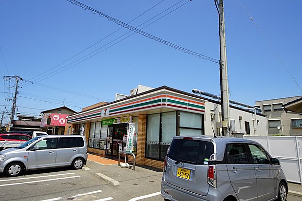 セブン-イレブン 糸島加布里店(約217m・徒歩3分)