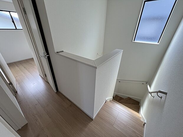 【その他内観】2階　階段ホール部分(2号棟)
