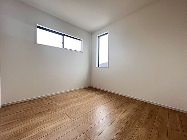 【洋室】洋室5.2帖 お子さまの居室にちょうど良い広さです(1号棟)