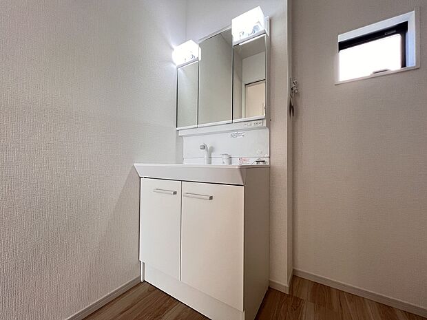 【洗面台・洗面所】三面鏡仕様の洗面化粧台