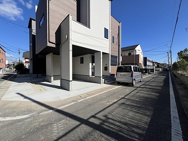 【前面道路含む現地写真】前面道路：南西側4.4m公道