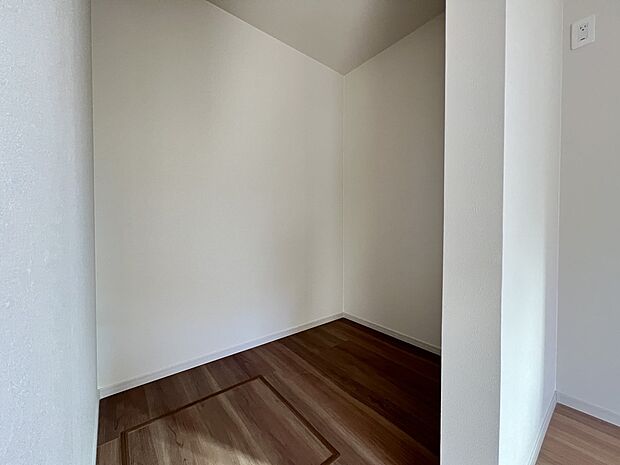 【収納】1階洋室9帖のウォークインクローゼット（1号棟）