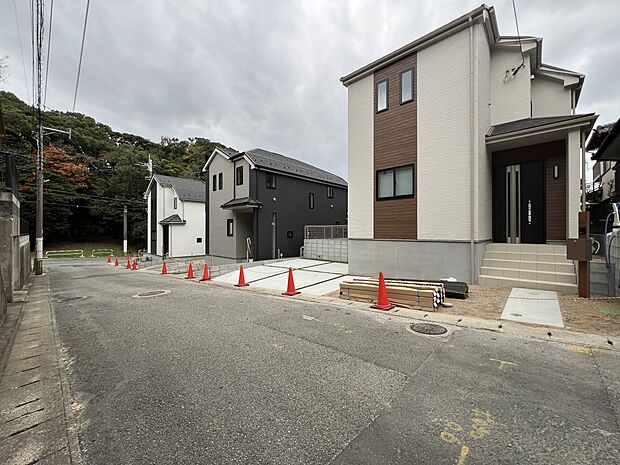 【前面道路含む現地写真】南東側5m公道