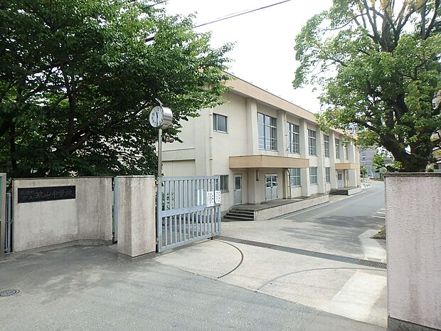 筑紫野市立筑山中学校(約850m・徒歩11分)