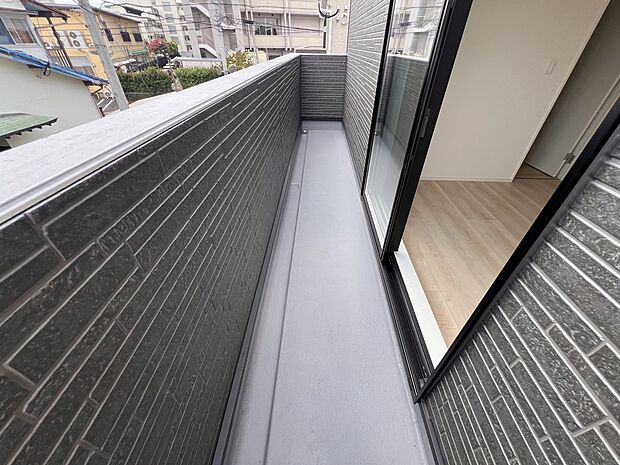 【バルコニー】陽当たり良好南向きバルコニー(2号棟)