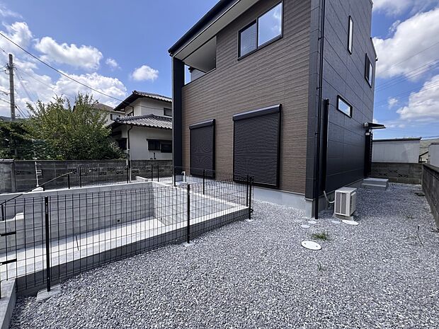 【庭】ちょっとしたお庭付きです