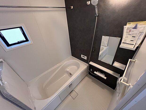 【浴室】1坪タイプのバスルーム！浴室暖房乾燥機付きで、いつでも快適にお過ごしいただけます