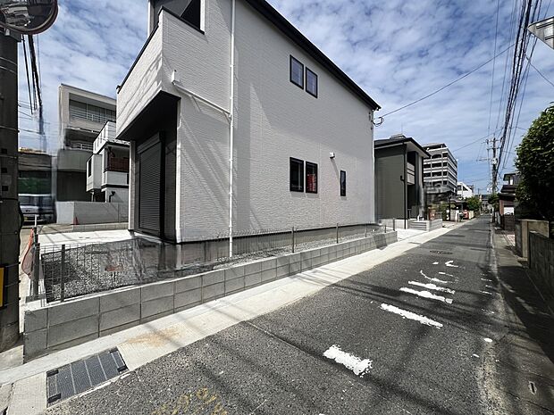 【前面道路含む現地写真】前面道路：南側4ｍ公道