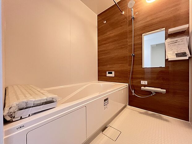 【浴室】1坪タイプのバスルーム!浴室暖房乾燥機、オートバス付きで、いつでも快適にお過ごしいただけます
