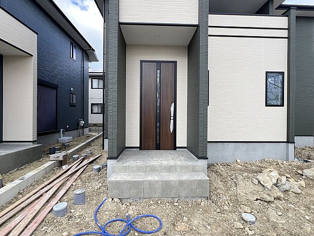 【玄関】玄関アプローチ部分