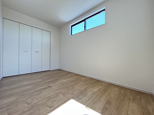 【洋室】洋室5帖 お子さまの居室にちょうど良い広さです