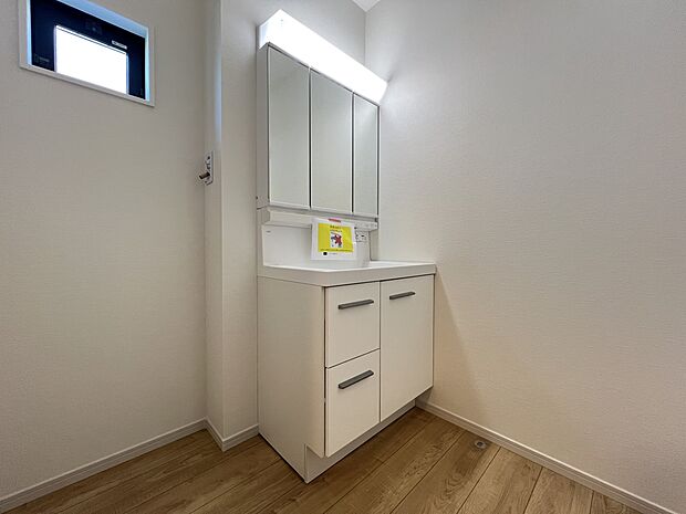 【洗面台・洗面所】三面鏡仕様の洗面化粧台