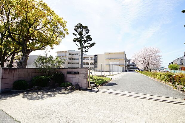 志免町立志免東中学校(約1,300m・徒歩17分)