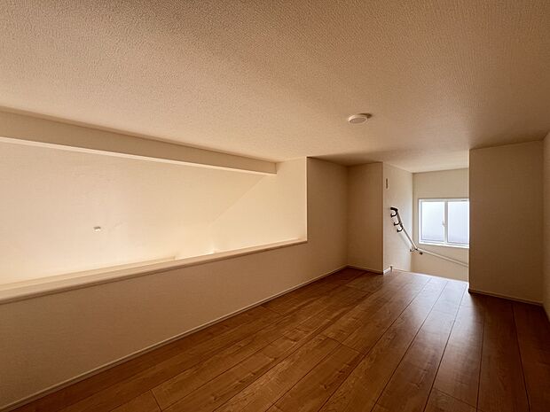 【その他内観】4.7帖の広さのロフト　リビング上部に位置しています(1号棟)