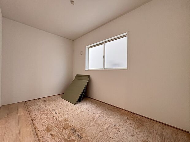 【和室】リビング続き間の和室5帖 ホッと一息つける癒しの空間です