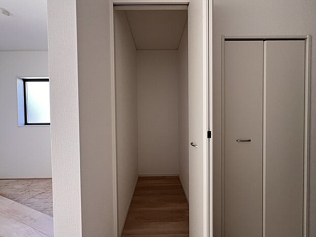 【収納】便利なリビング収納スペース(1号棟)