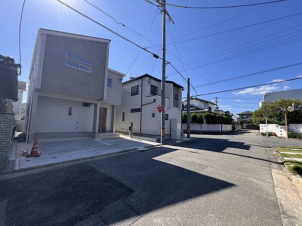 【前面道路含む現地写真】前面道路:北側6.1m公道